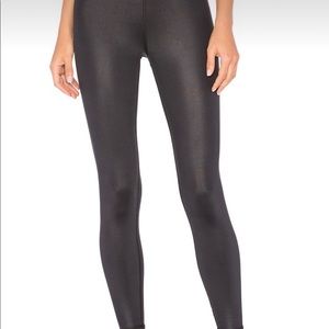 Alo Yoga Airbrush leggings black glossy